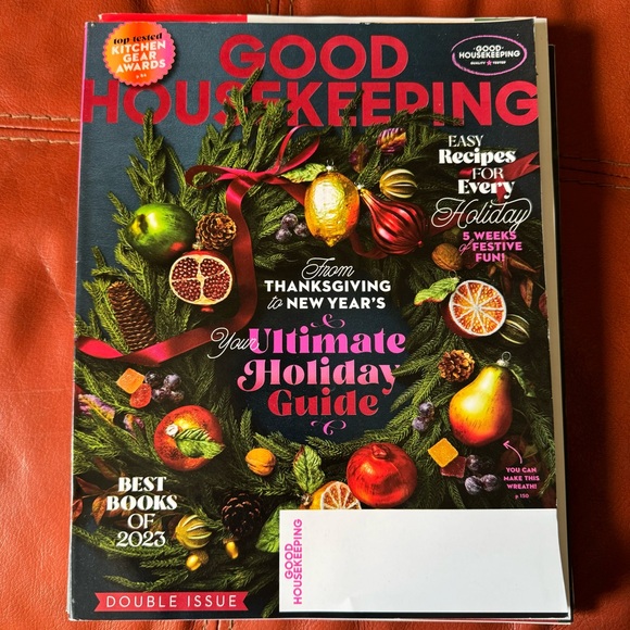 Holiday Bundle of 7 Magazines - Picture 4 of 9